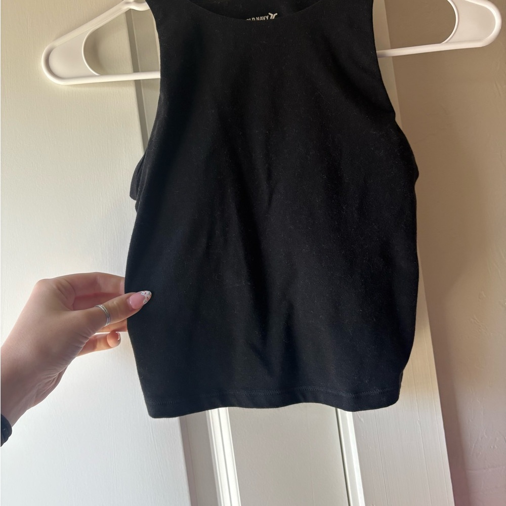 Black Sleeveless Tank Top with Breathable Fabric